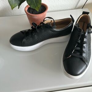 UNDER ARMOUR Black Leather Women’s Sneakers